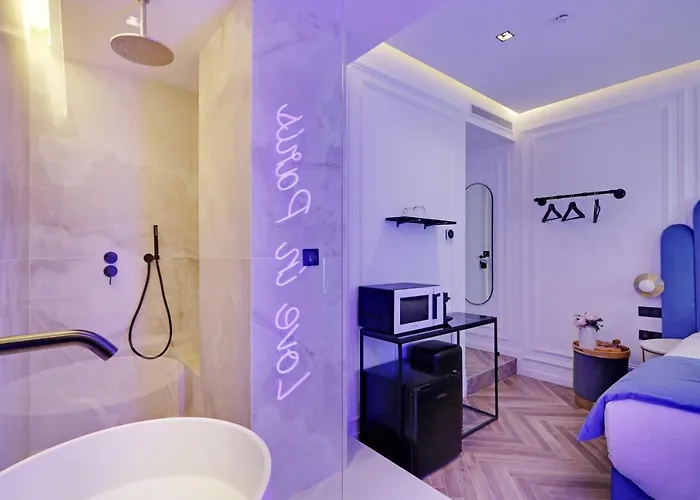 Semesterbostad Private With Jacuzzi - 2p - Rivoli