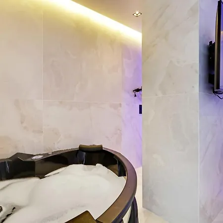 Private With Jacuzzi - 2p - Rivoli *
